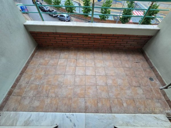 AMBIENT PER ZYRA +PARKIM PRANE AIR ALBANIA!  Kati 3, 104 m² 900 € (Air Albania)