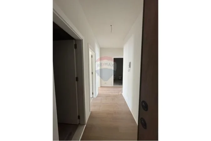 Tirane, shitet apartament 2+1+Ballkon , 104 m² 110.000 € 