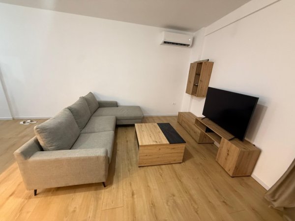 Tirane, jepet me qera apartament 2+1 Kati 5, 650 € 