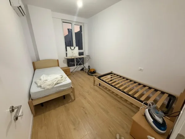 Tirane, jepet me qera apartament 2+1 Kati 5, 650 € 