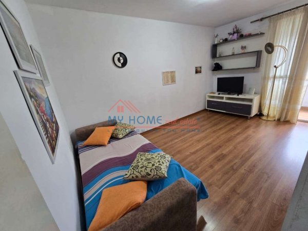 Tirane, jepet me qera apartament 1+1+Ballkon Kati 4, 56 m² 480 € (Rruga Qemal Stafa)