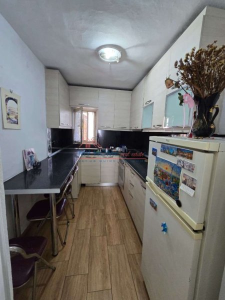 Tirane, jepet me qera apartament 1+1+Ballkon Kati 4, 56 m² 480 € (Rruga Qemal Stafa)