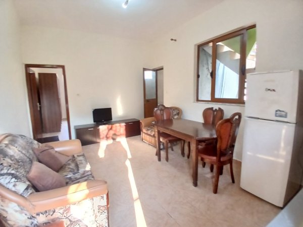 Tirane, jepet me qera apartament 1+1 Kati 2, 60 m² 400 € (Harry fulls)