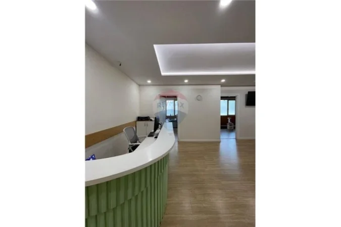 Tirane, jepet me qera ambjent biznesi , 180 m² 1.850 € 