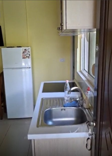 Tirane, jepet me qera apartament 1+1 Kati 1, 320 € 