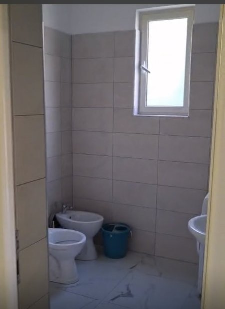 Tirane, jepet me qera apartament 1+1 Kati 1, 320 € 