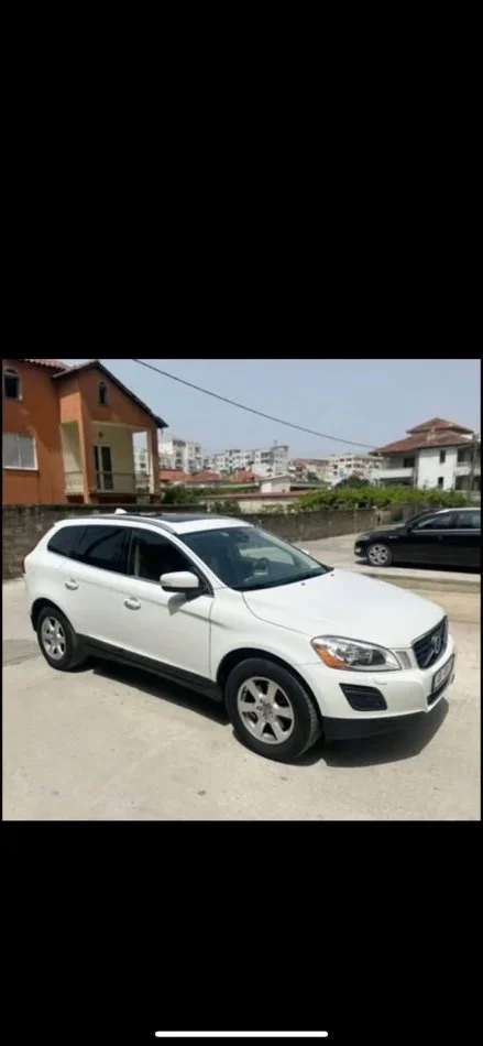 Tirane, shes SUV | Xhip Volvo Benzin+Gaz, e bardhë automatik Klima 8.500 €