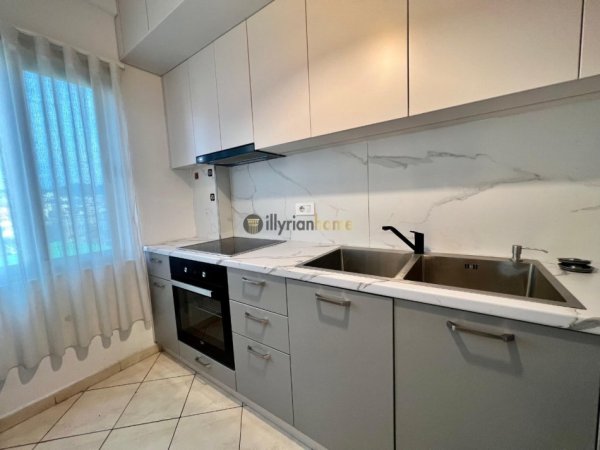 Tirane, jepet me qera apartament 2+1+Ballkon Kati 6, 106 m² 700 € (Pallati me Shigjeta)