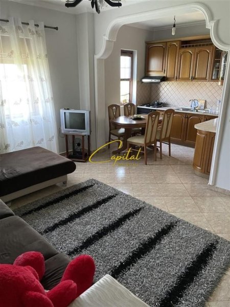Tirane, jepet me qera apartament 2+1 Kati 3, 93 m² 400 € (LAPRAKE)