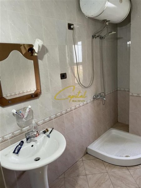 Tirane, jepet me qera apartament 2+1 Kati 3, 93 m² 400 € (LAPRAKE)