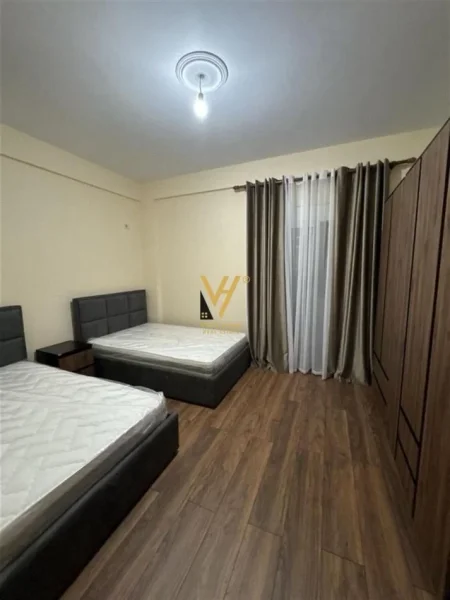 Tirane, jepet me qera apartament 2+1+Ballkon Kati 4, 140 m² 600 € (KODRA E PRIFTIT)