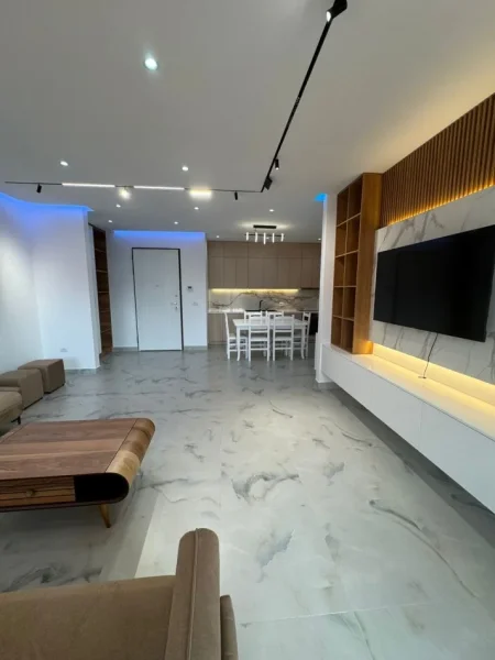 Tirane, jepet me qera apartament 2+1+Ballkon , 120 m² 1.300 € (kompleksi delijorgji)