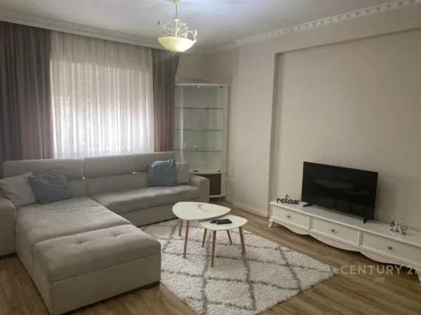 Tirane, jepet me qera apartament 2+1 Kati 3, 105 m² 950 € (Komuna e Parisit)