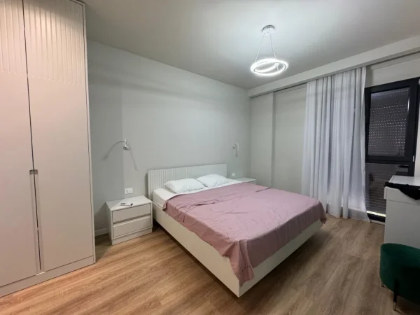 Tirane, shitet apartament 2+1 , 100 m² 260.000 € (Kopshti Botanik)