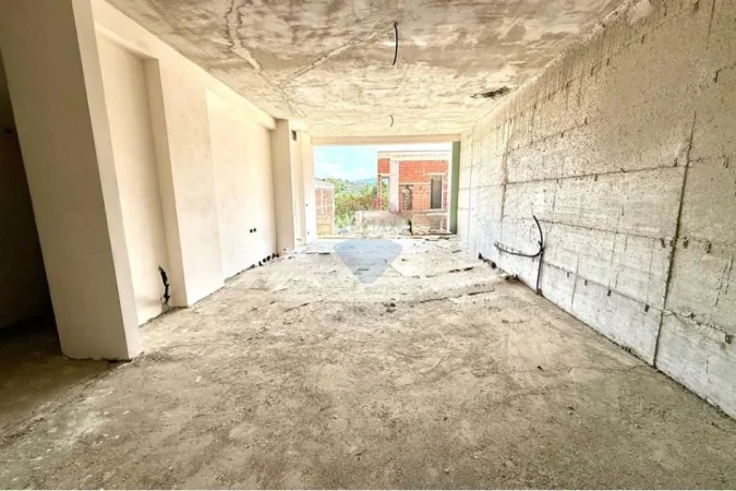 Tirane, shitet Vile 4+1 , 505.000 € 