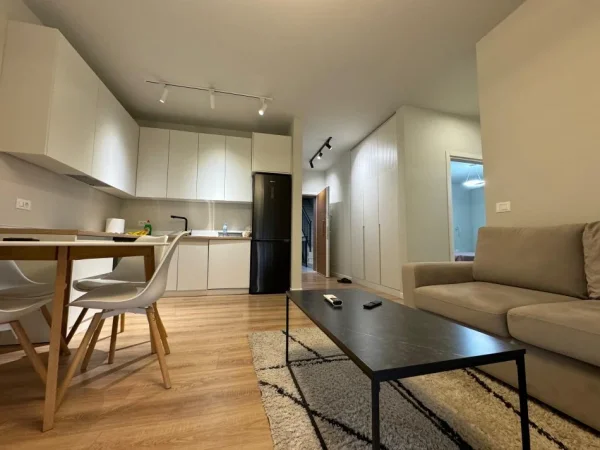 Tirane, shitet apartament 2+1 , 100 m² 260.000 € (Kopshti Botanik)