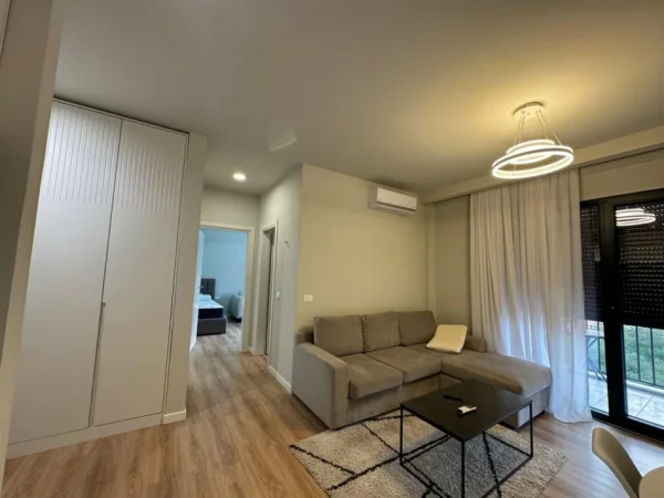 Tirane, shitet apartament 2+1 , 100 m² 260.000 € (Kopshti Botanik)