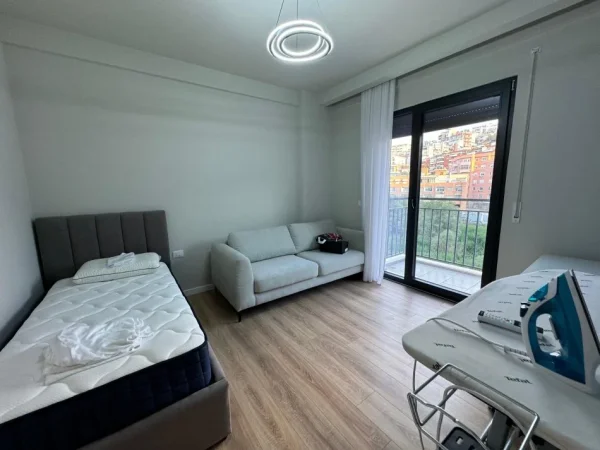 Tirane, shitet apartament 2+1 , 100 m² 260.000 € (Kopshti Botanik)