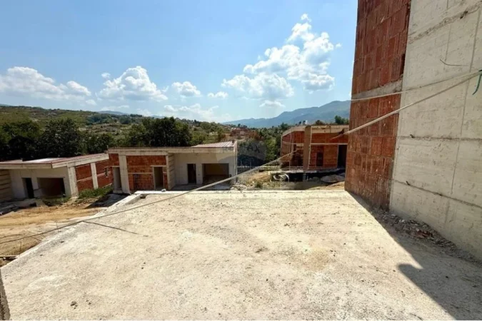 Tirane, shitet Vile 4+1 , 505.000 € 