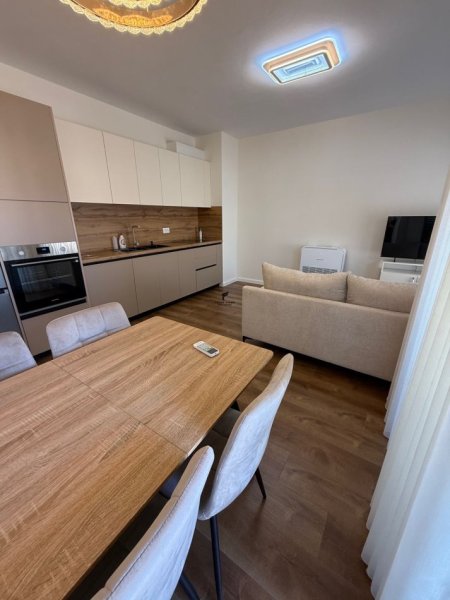 Tirane, jepet me qera apartament 1+1 Kati 6, 65 m² 650 € (SHKOLLA KUQE)