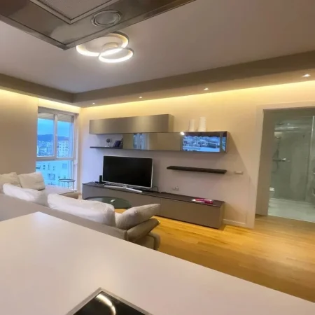 Tirane, shitet apartament 3+1 , 139 m² (Kompleksi Kontakt)