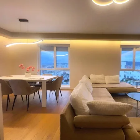 Tirane, shitet apartament 3+1 , 139 m² (Kompleksi Kontakt)