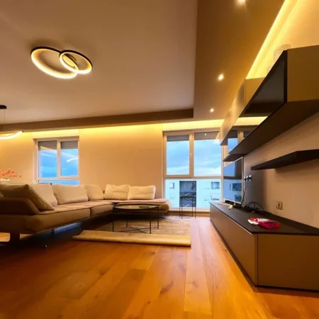 Tirane, shitet apartament 3+1 , 139 m² (Kompleksi Kontakt)