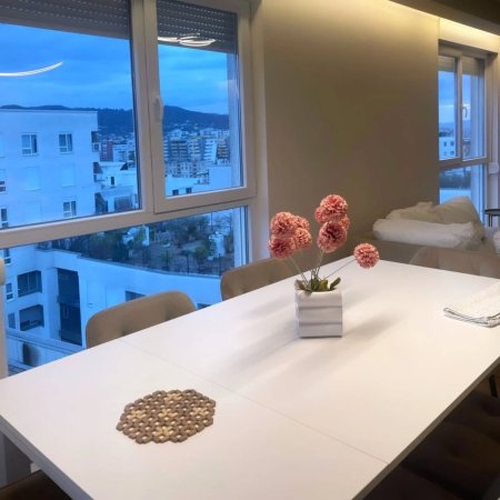 Tirane, shitet apartament 3+1 , 139 m² (Kompleksi Kontakt)