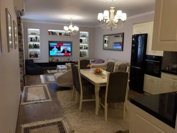 Tirane, shitet apartament 2+1+Ballkon , 126 m² 160.000 € (FRESK)