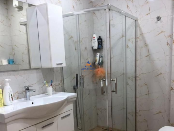 Tirane, shitet apartament 2+1+Ballkon , 126 m² 155.000 € (FRESK)