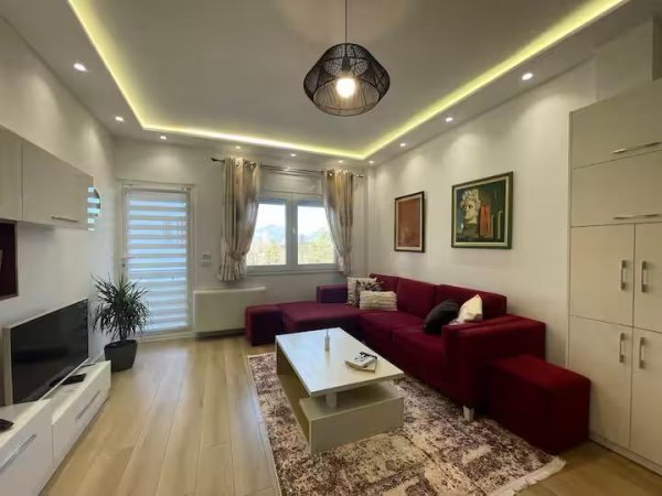 APARTAMENT 2+1 ME QIRA  800 € (LIQENI I THATE)