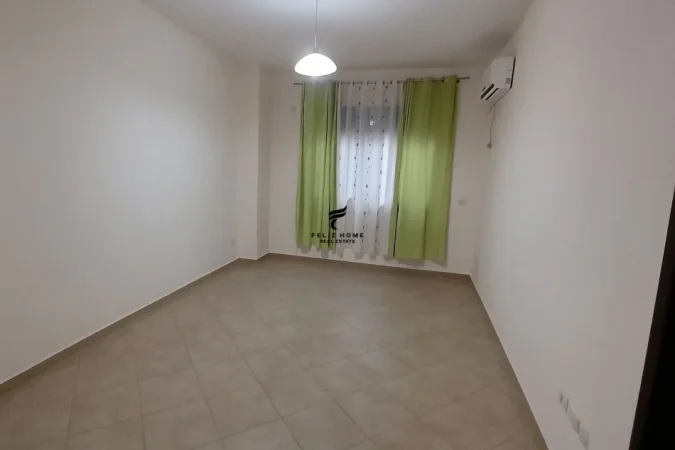 Tirane, jepet me qera zyre Kati 1, 56 m² 650 € (PRANE PROKORORISE SE PERGJITHSHME)