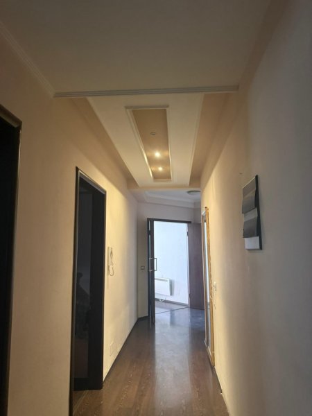Tirane, jepet me qera apartament 2+1+Ballkon Kati 5, 120 m² 650 € (Rruga Frang Bardhi)