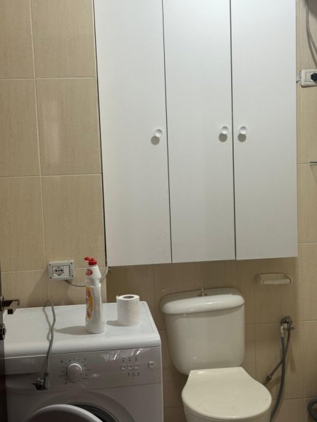 Tirane, jepet me qera apartament 2+1+Ballkon Kati 5, 120 m² 650 € (Rruga Frang Bardhi)