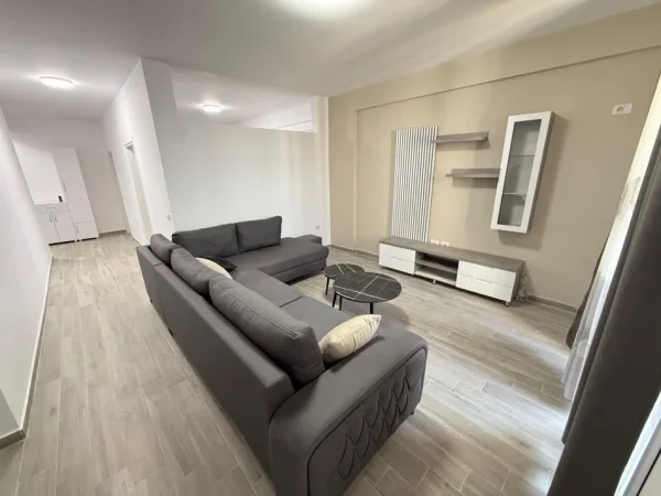 Tirane, jepet me qera apartament 1+1 Kati 6, 500 € 