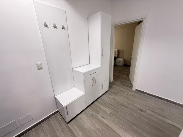Tirane, jepet me qera apartament 1+1 Kati 6, 500 € 