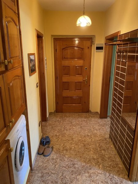 Tirane, jepet me qera apartament 2+1+Aneks+Ballkon Kati 4, 78 m² 550 € (Shkolla e Kuqe)