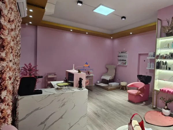 Tirane, shitet ambjent biznesi Kati 0, 70 m² (SHESHI WILLSON)