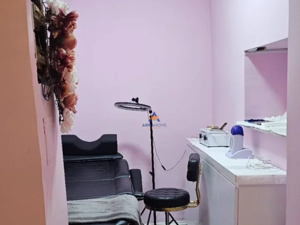 Tirane, shitet ambjent biznesi Kati 0, 70 m² (SHESHI WILLSON)