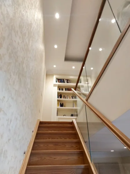 Tirane, shes apartament 2+1+Ballkon Kati 6, 187 m² 560.000 € (ffilli i rruges se kavajes)