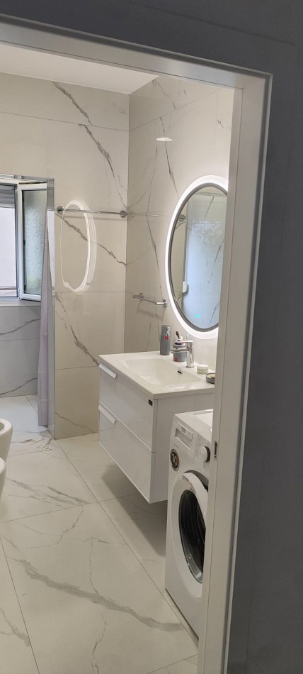 Tirane, jepet me qera apartament 2+1 Kati 3, 75 m² 530 € (Rr. Ndre Mjeda)