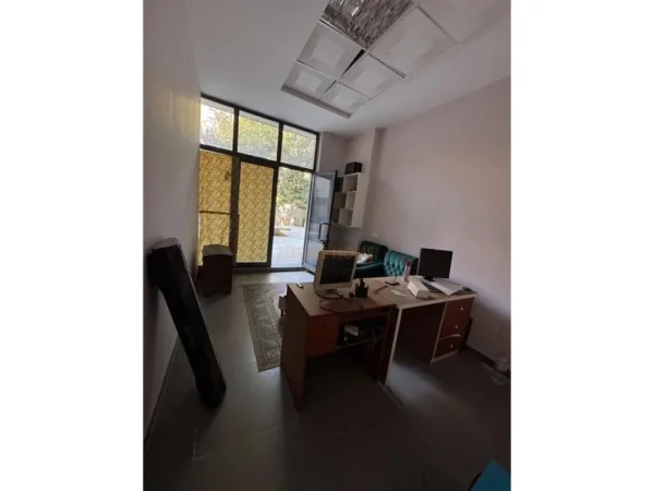 Tirane, shitet ambjent biznesi Kati 0, 19 m² 60.000 € 