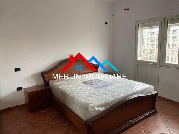 Tirane, jepet me qera apartament 2+1+Ballkon Kati 5, 100 m² 590 € (ALI DEMI)