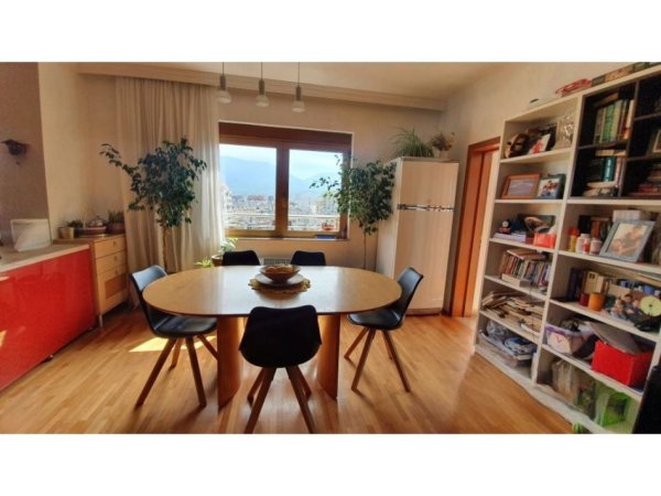 Tirane, shes apartament 3+1+Ballkon Kati 8, 143 m² 300.000 € (shkolla baletit)