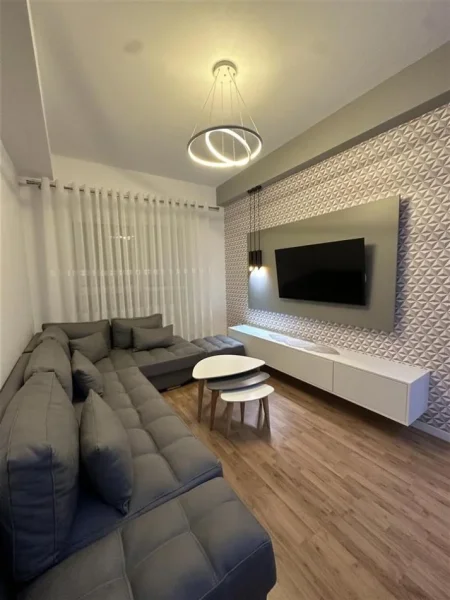 Tirane, jap me qera apartament 2+1+Ballkon Kati 5, 79 m² 550 € (Ali Dem, Kompleksi Mangalem)
