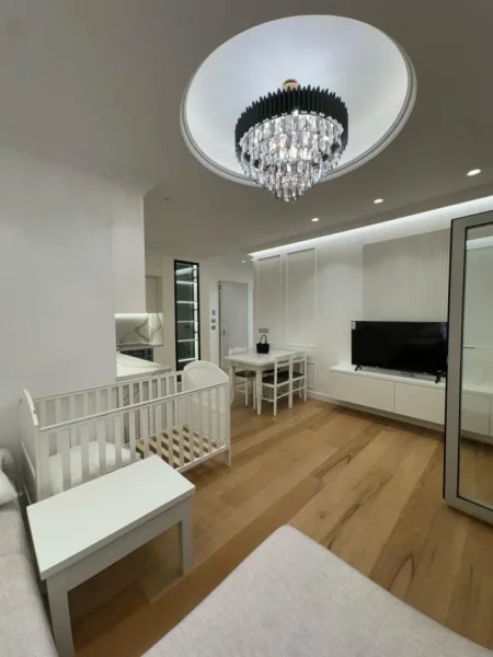 Tirane, shes apartament 2+1+Ballkon Kati 4, 100 m² 280.000 € (zogu zi afer Ring Center)