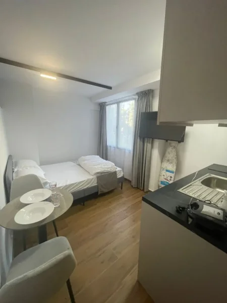 Tirane, shes apartament 4+1 Kati 4, 100 m² 330.000 € (bllok)