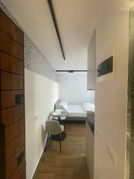 Tirane, shes apartament 4+1 Kati 4, 100 m² 330.000 € (bllok)