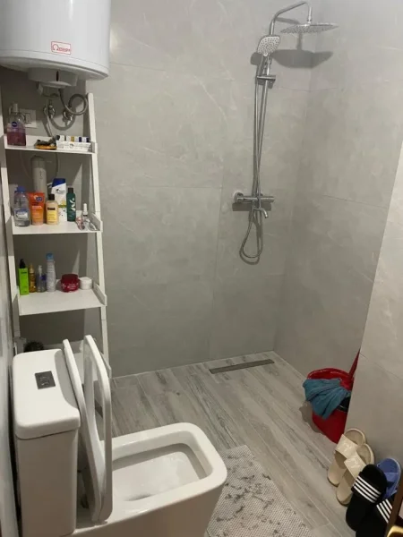 Tirane, jap me qera apartament 1+1+Ballkon Kati 4, 70 m² 600 € (VIVA MARKET)