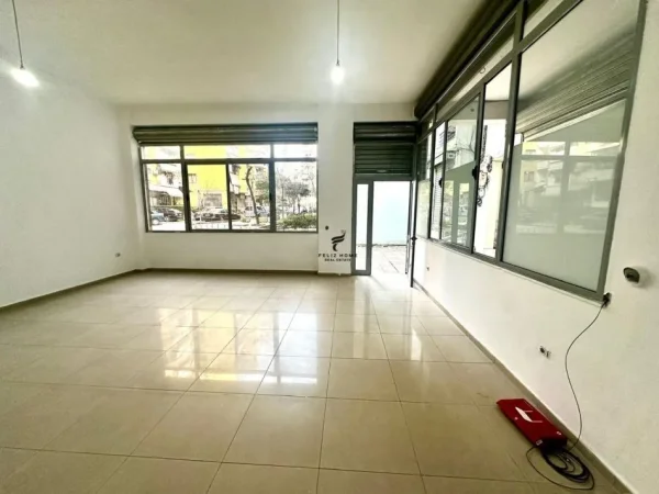 Tirane, shitet ambjent biznesi Kati 0, 50 m² 79.000 € (RRUGA PANAJOT PANO)